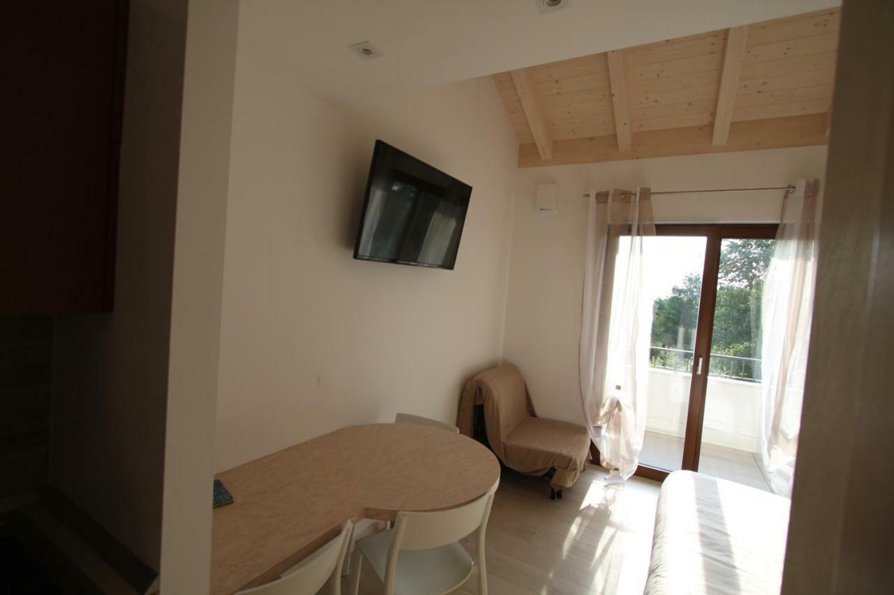 La Casa Bianca Loc.Turistica Apartman Peschiera del Garda Kültér fotó
