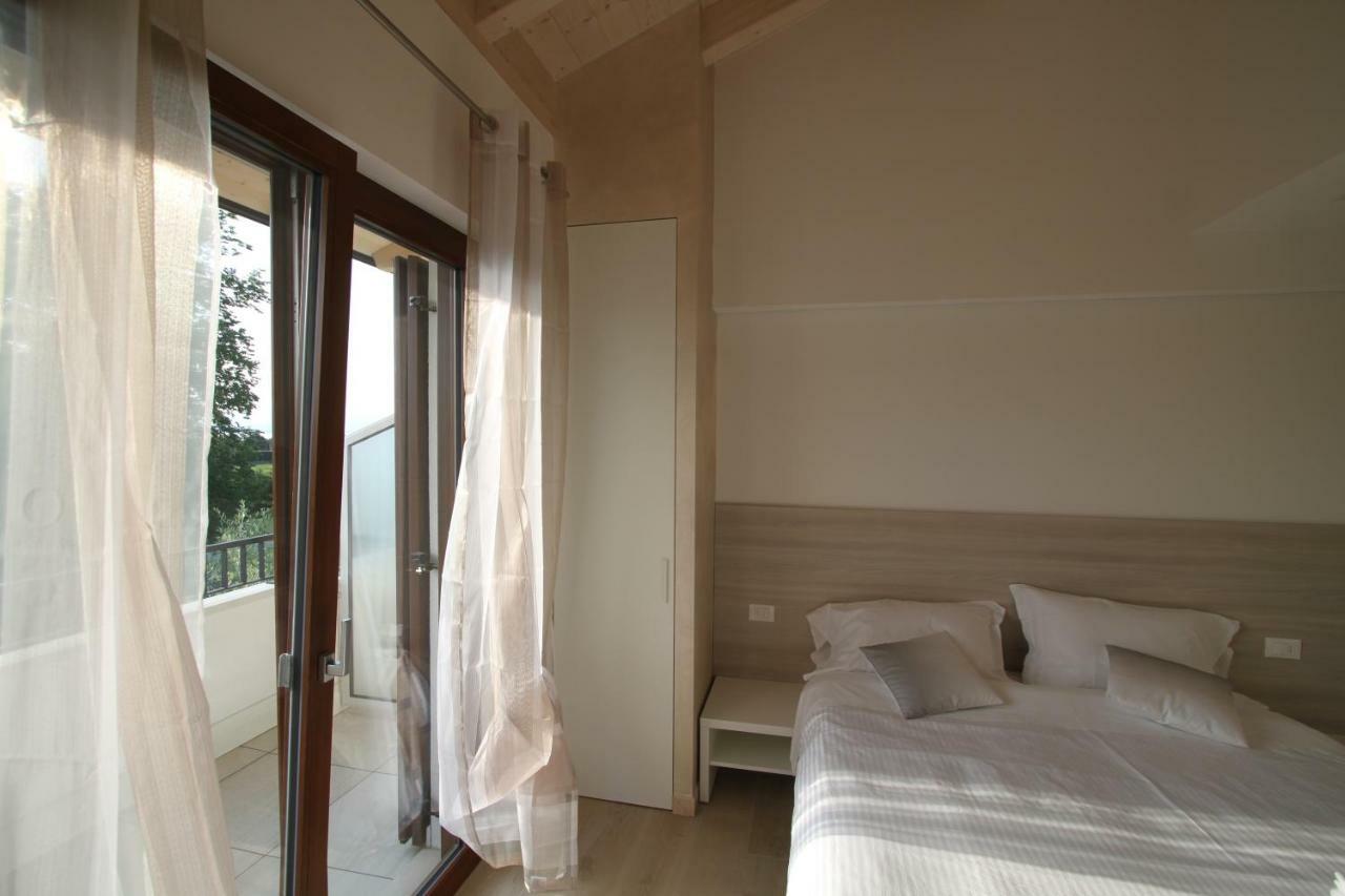 La Casa Bianca Loc.Turistica Apartman Peschiera del Garda Kültér fotó