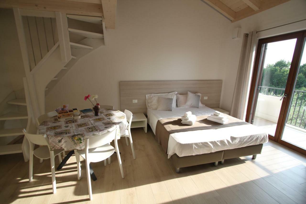 La Casa Bianca Loc.Turistica Apartman Peschiera del Garda Kültér fotó